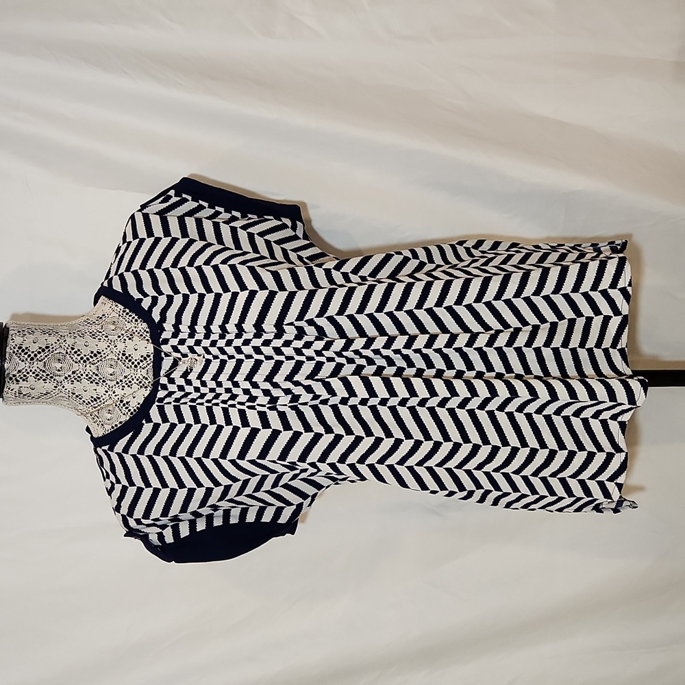 Antilia Femme chevron print cap sleeve top/blouse